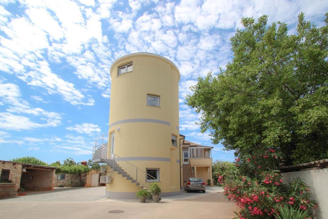 Silos Mare Apartment Новиград Екстериор снимка