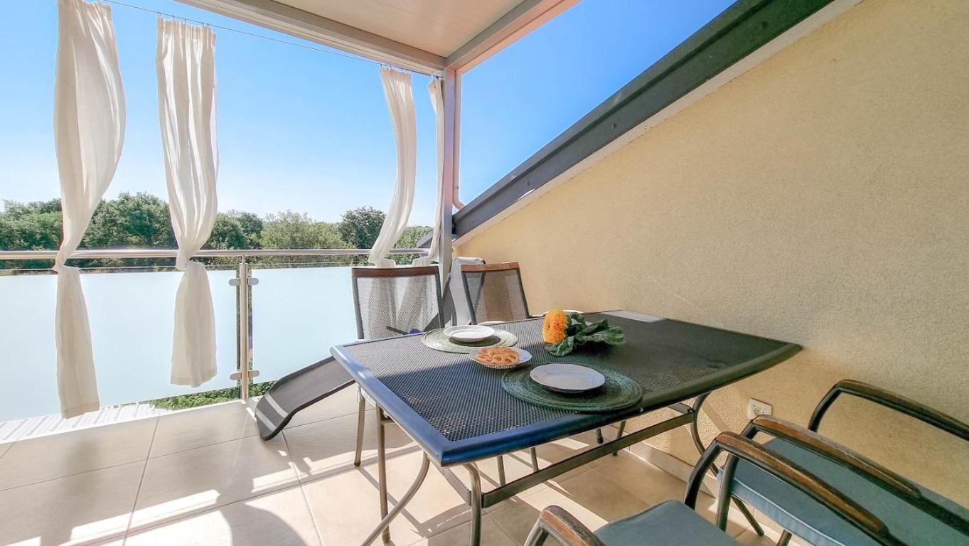 Silos Mare Apartment Новиград Екстериор снимка
