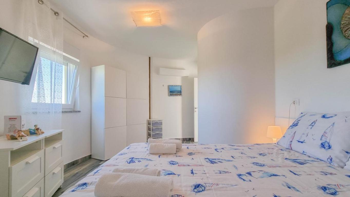 Silos Mare Apartment Новиград Екстериор снимка